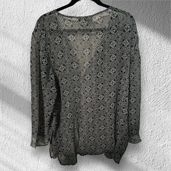 Stylish Tunic - Picture 2 of 5